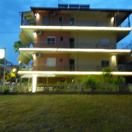 Four Seasons 2 Apartment Paralia Katerinis Exterior photo